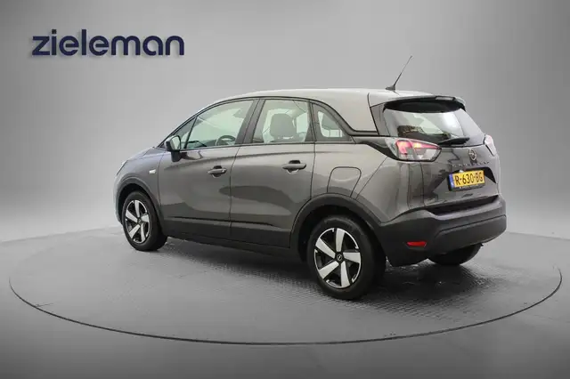 Opel Crossland view 3