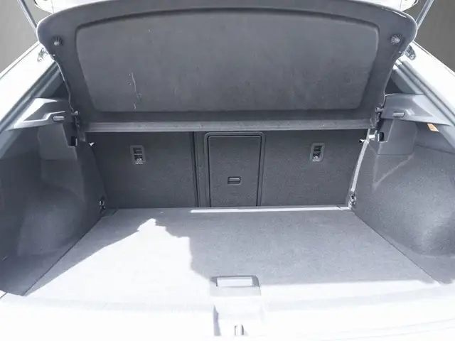 Volkswagen T-Roc view 8