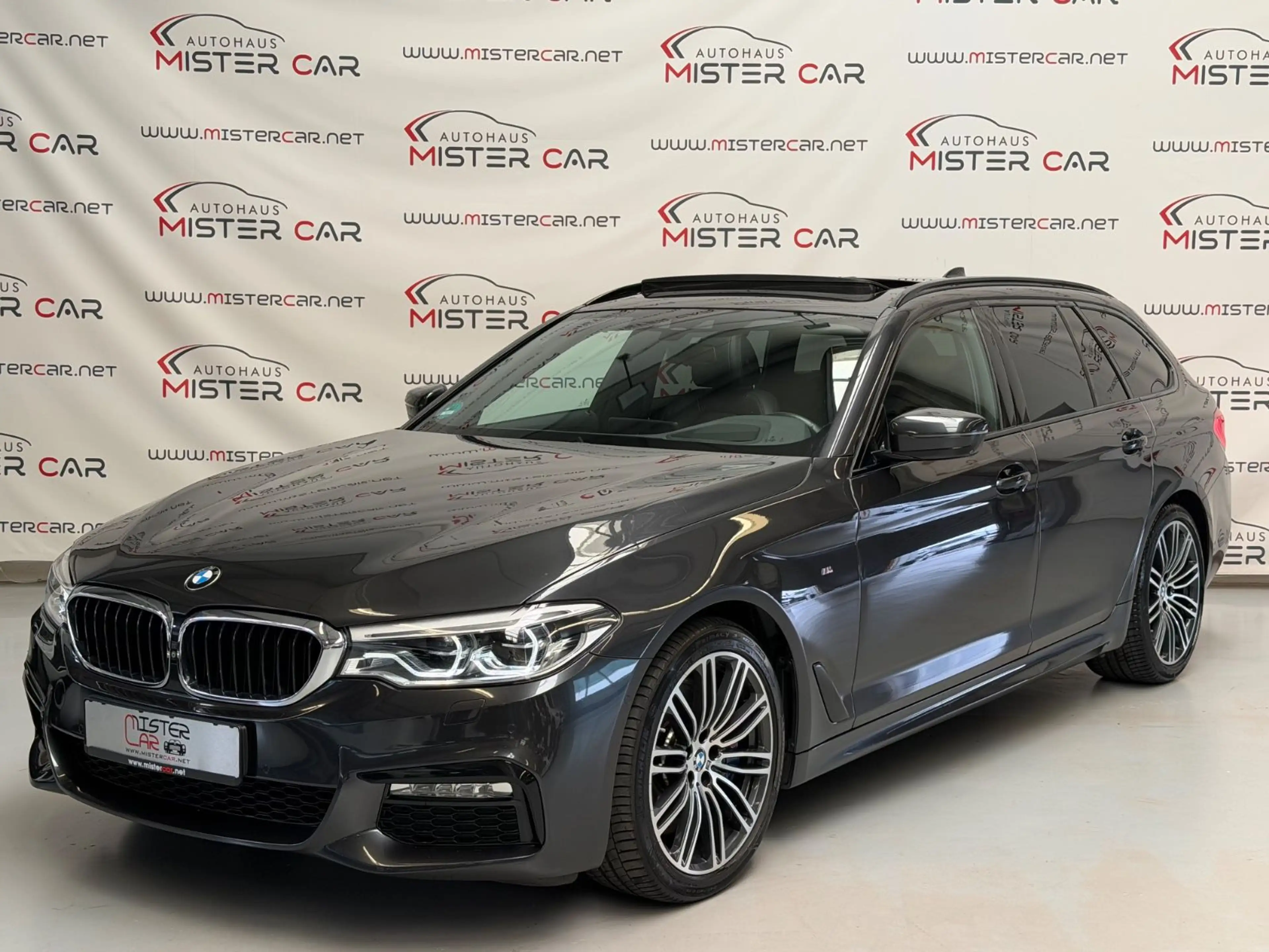 BMW 540 i xDrive M Sport PANO/LASER/HUD/360/H&K/1HAND