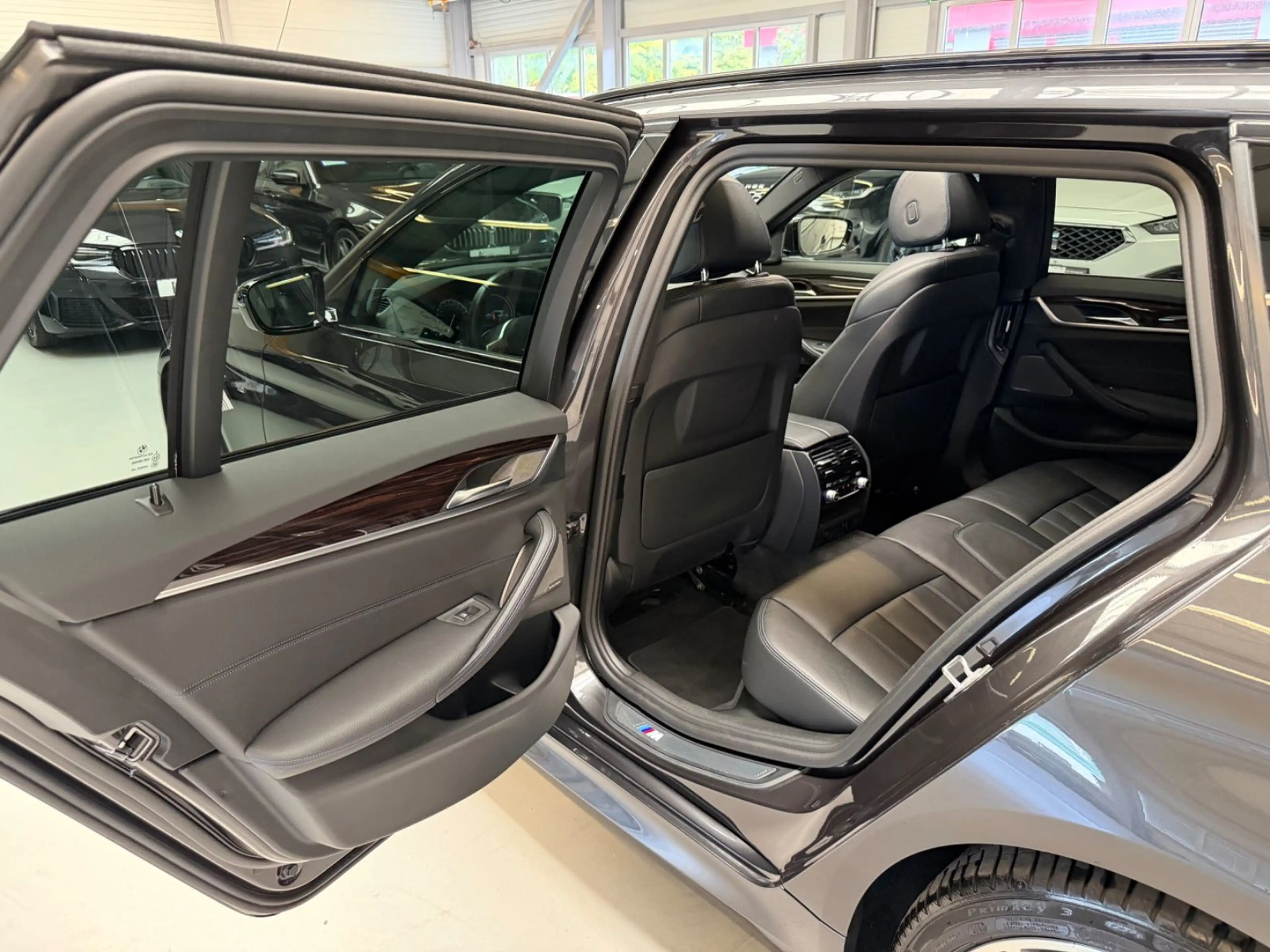 BMW 540 i xDrive M Sport PANO/LASER/HUD/360/H&K/1HAND — photo 15