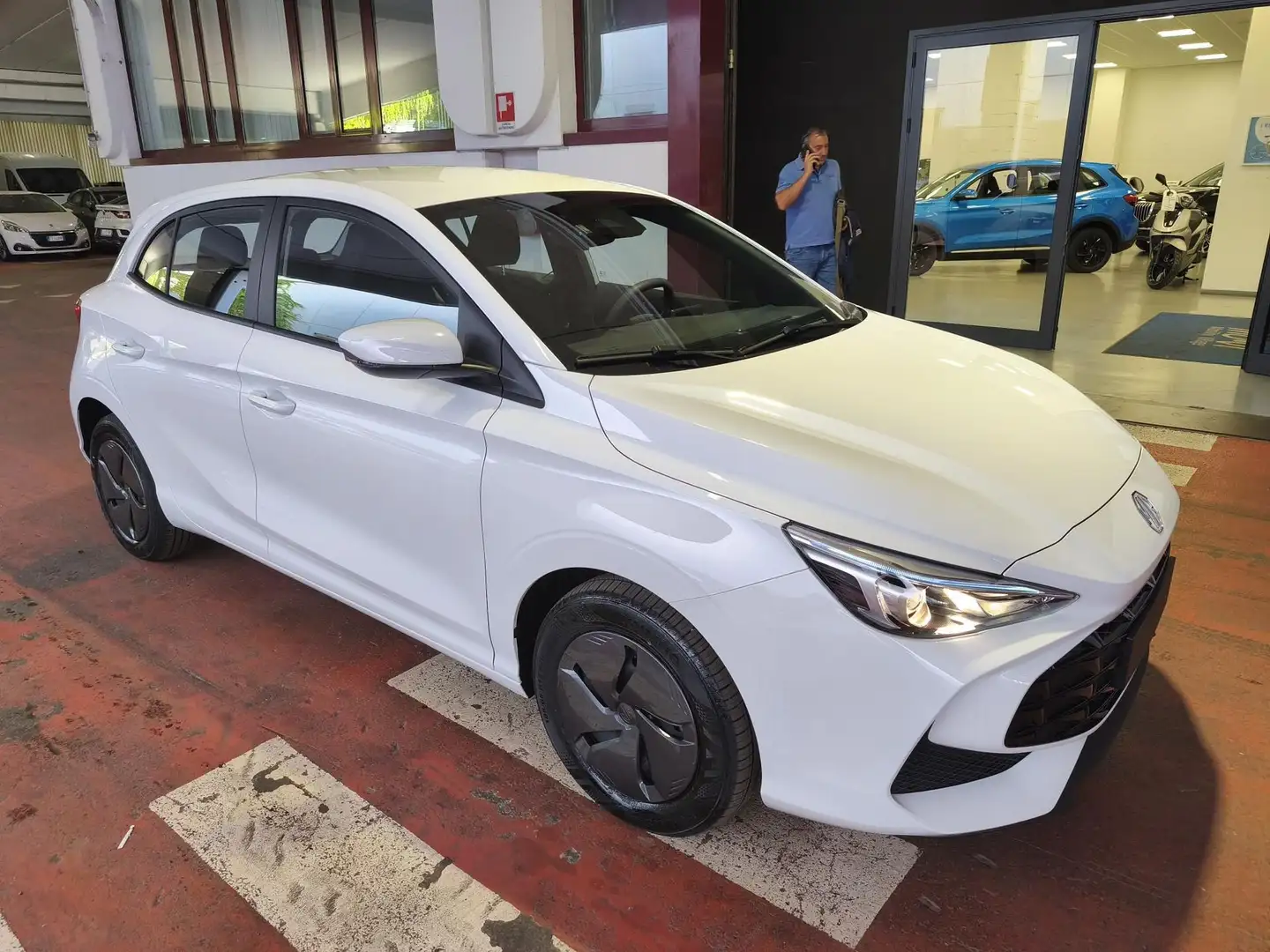 MG MG3 MG3 1.5 Hybrid+ Standard Blanc - 2