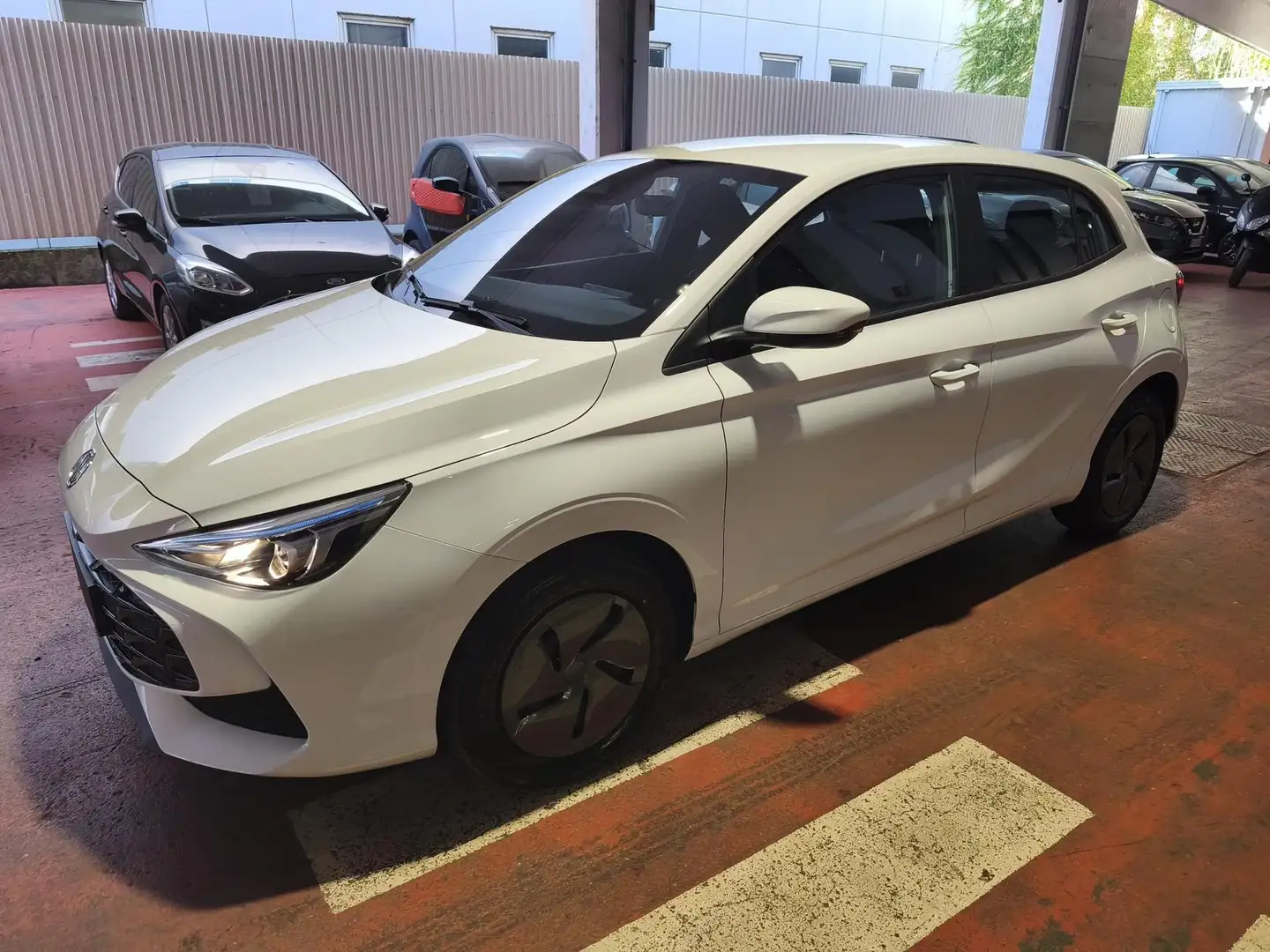 MG MG3 MG3 1.5 Hybrid+ Standard Blanc - 1