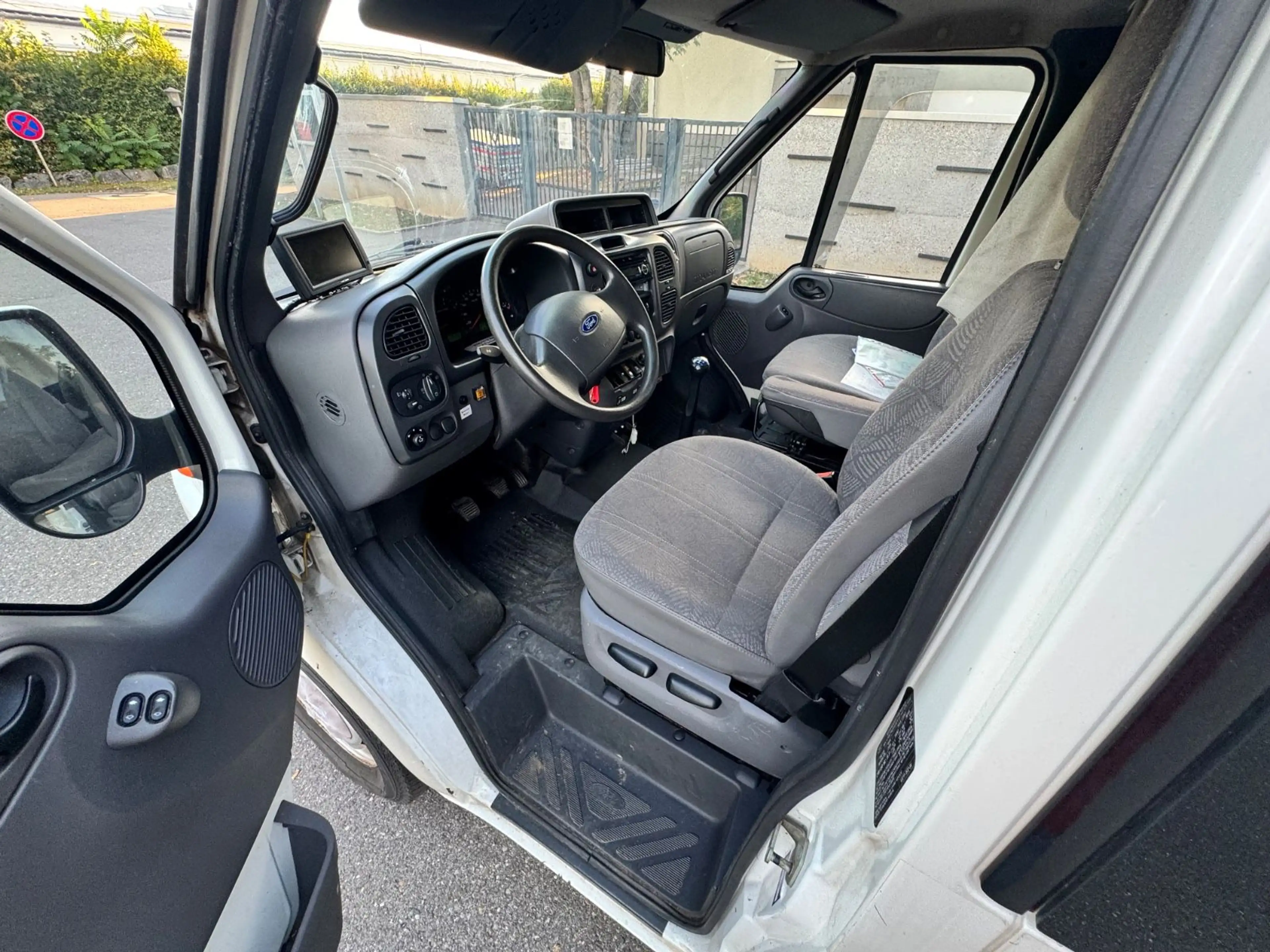 Ford Transit Kombi 2.4 FT 350 Lang — photo 13