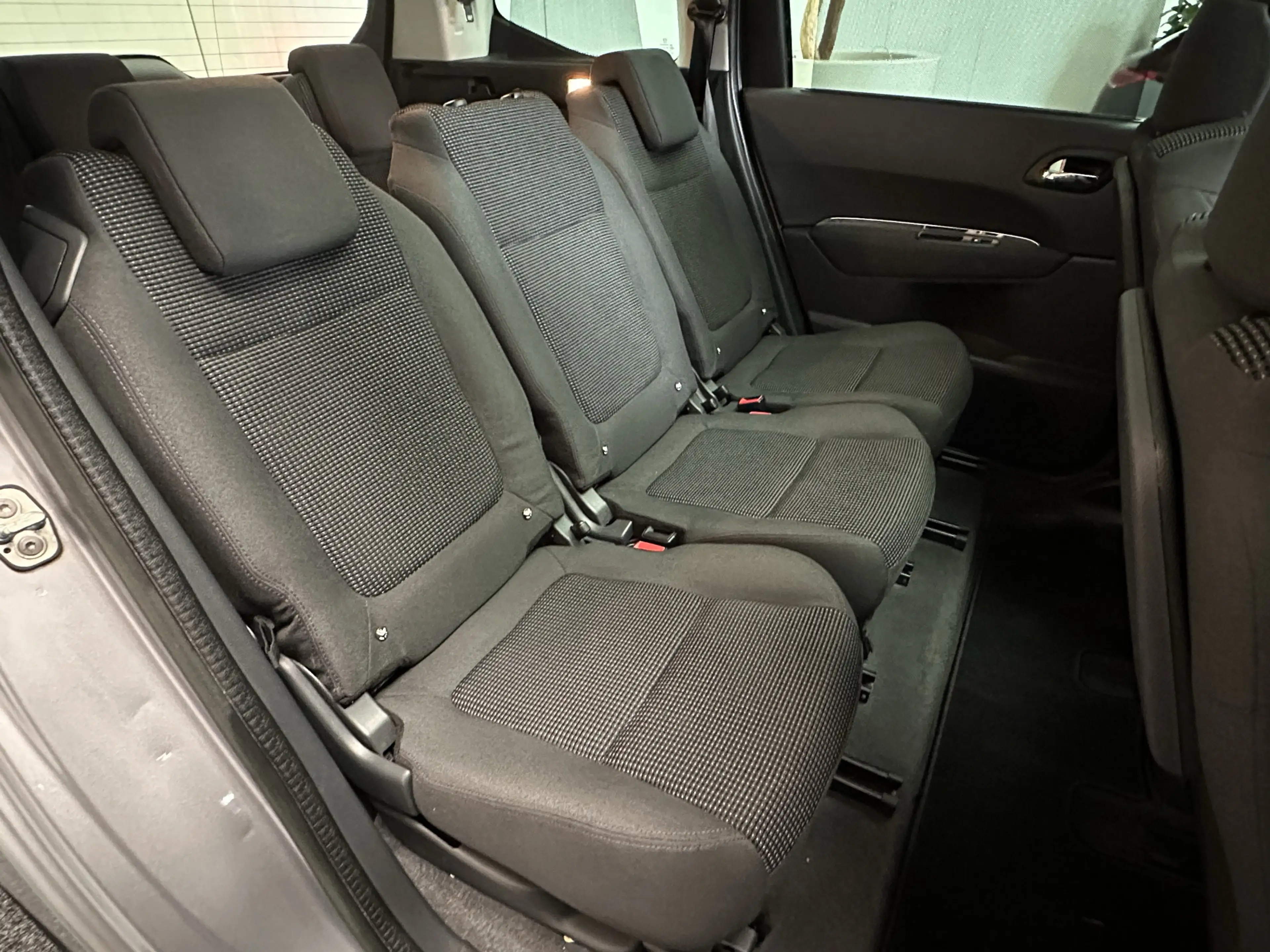 Peugeot 5008 1.6 THP ALLURE 7PERSOONS AUTOMAAT PANORAMADAK HEAD — photo 36