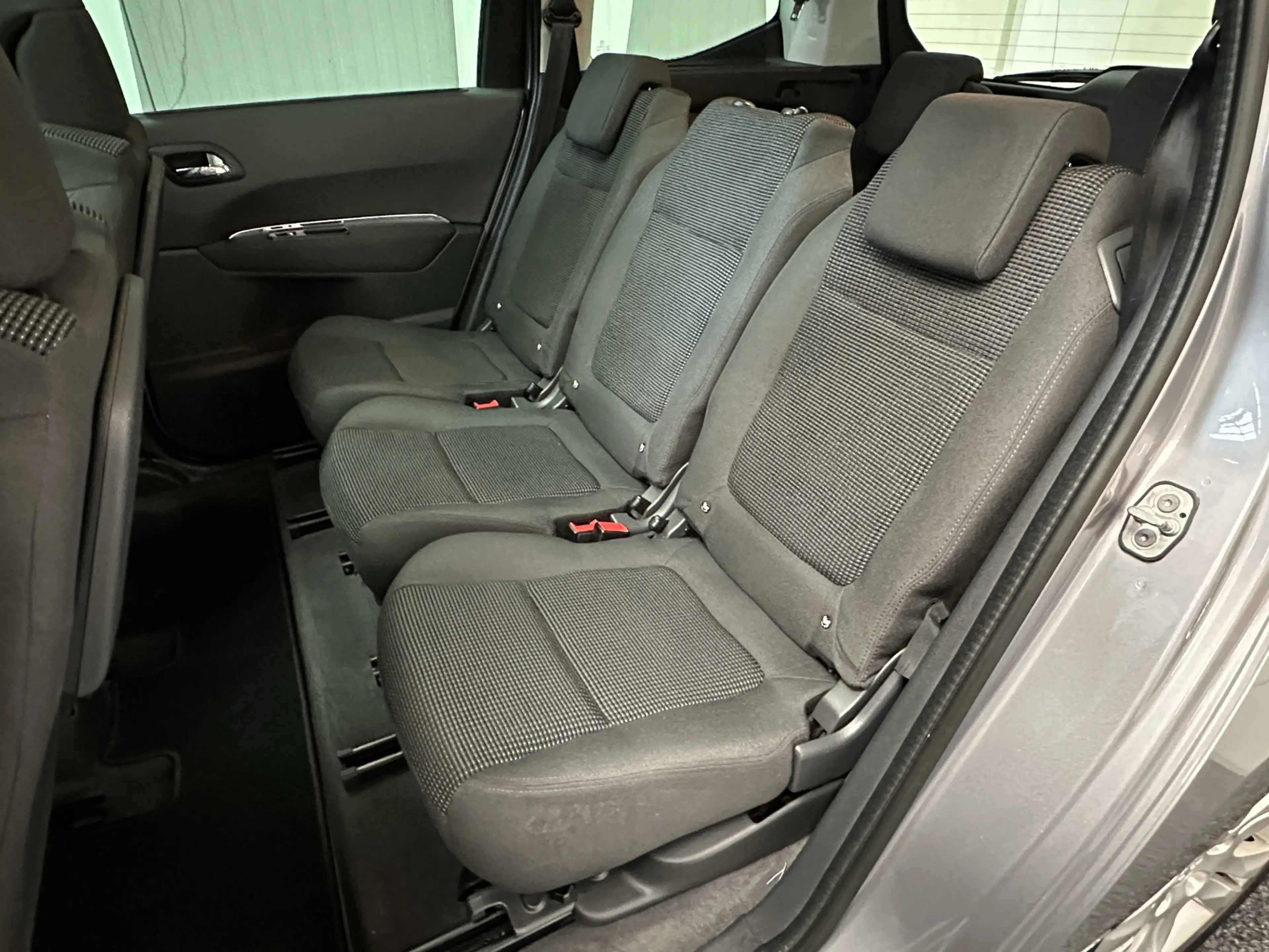 Peugeot 5008 1.6 THP ALLURE 7PERSOONS AUTOMAAT PANORAMADAK HEAD — photo 38