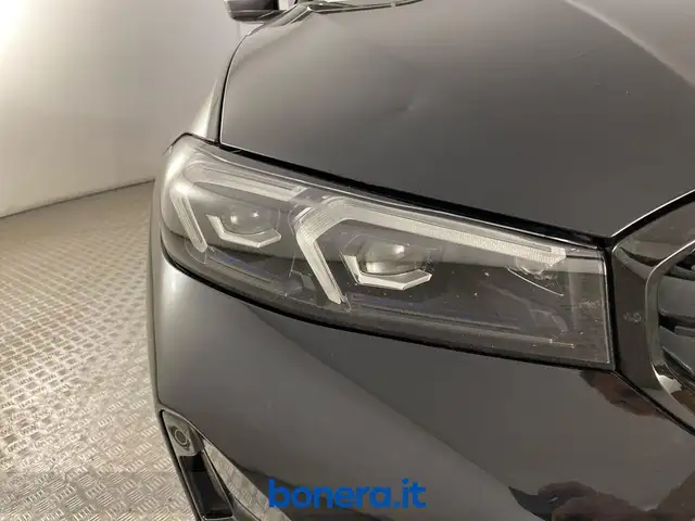BMW 3 Series view 10