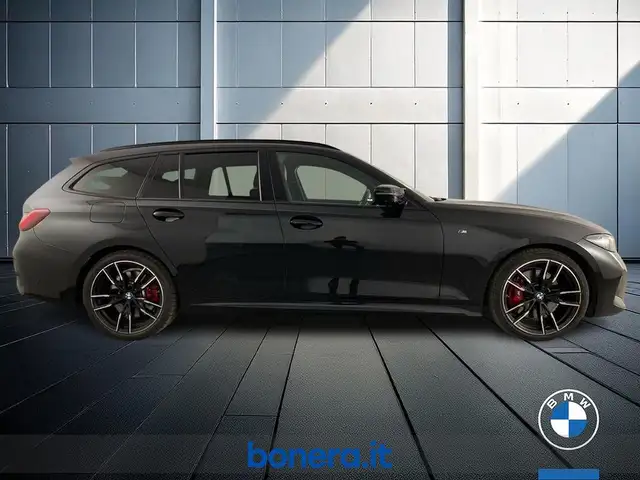 BMW 3 Series view 5