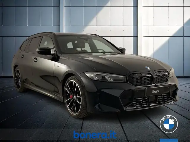 BMW 3 Series view 4