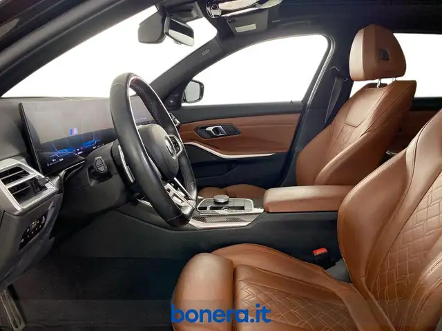 BMW 3 Series view 14