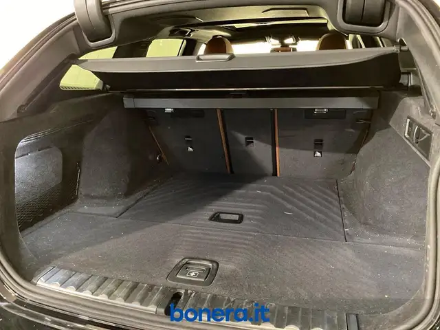 BMW 3 Series view 13