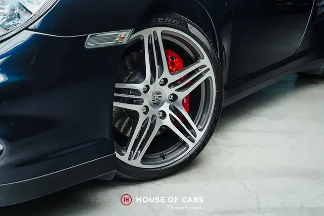 Porsche 911 view 9