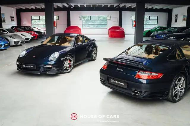 Porsche 911 main image