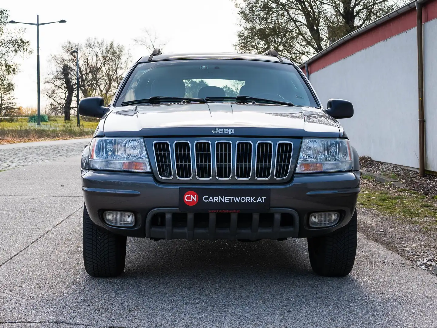 Jeep Grand Cherokee Grand Cherokee 4,7 V8 Overland Grau - 2