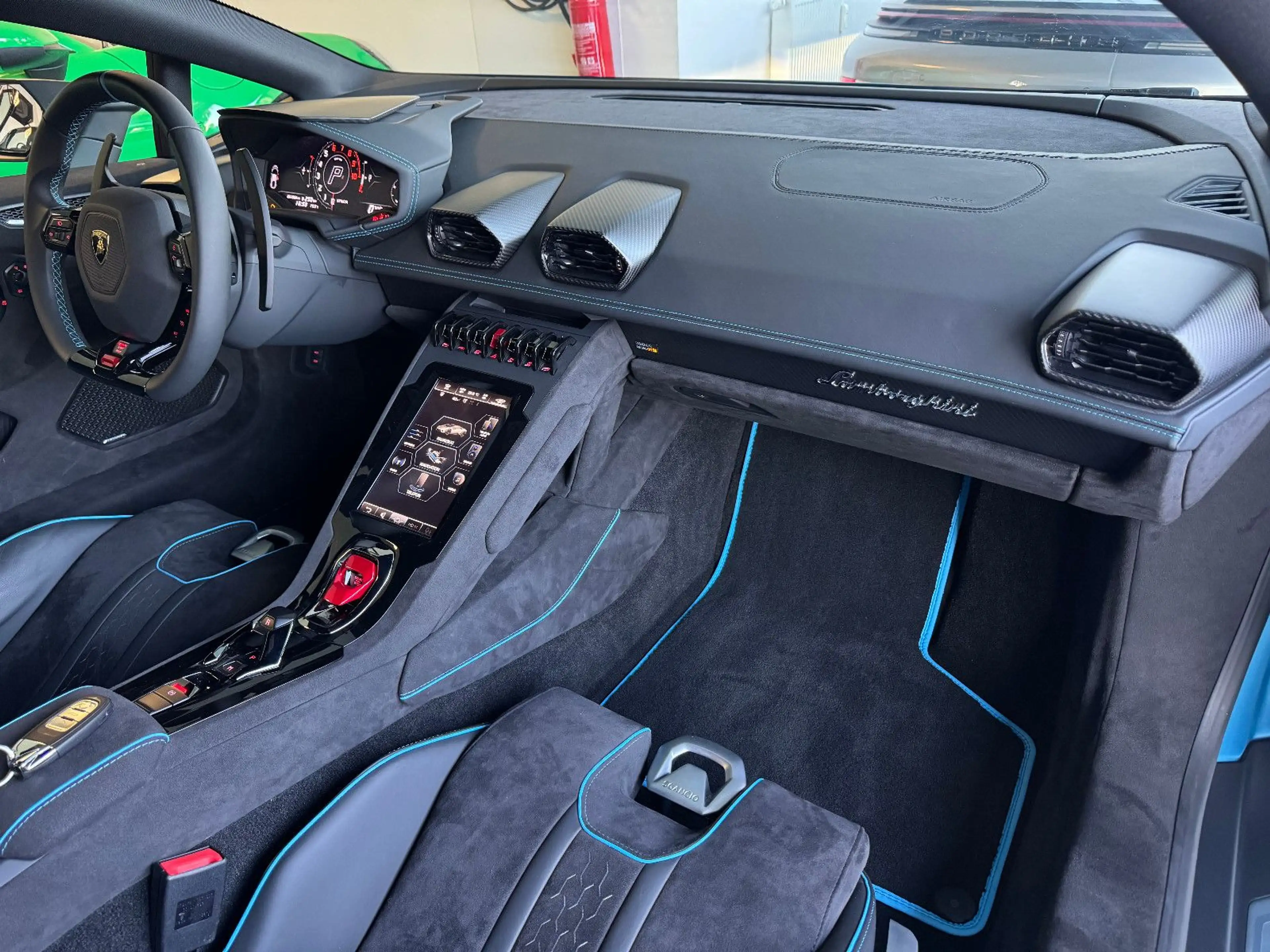 Lamborghini Huracán Sterrato Blu-Arione-Matt Sensonum — photo 11