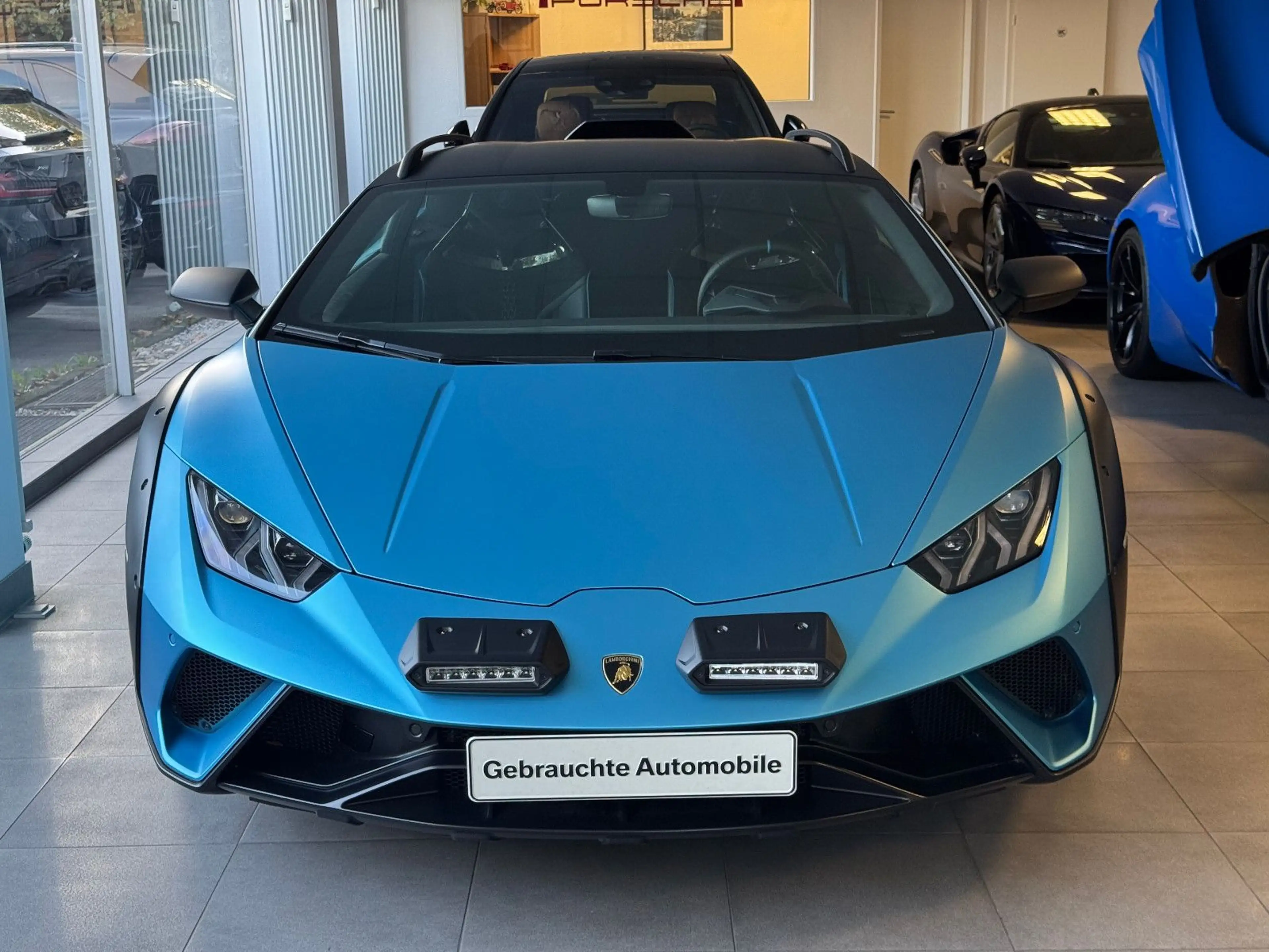 Lamborghini Huracán Sterrato Blu-Arione-Matt Sensonum — photo 3