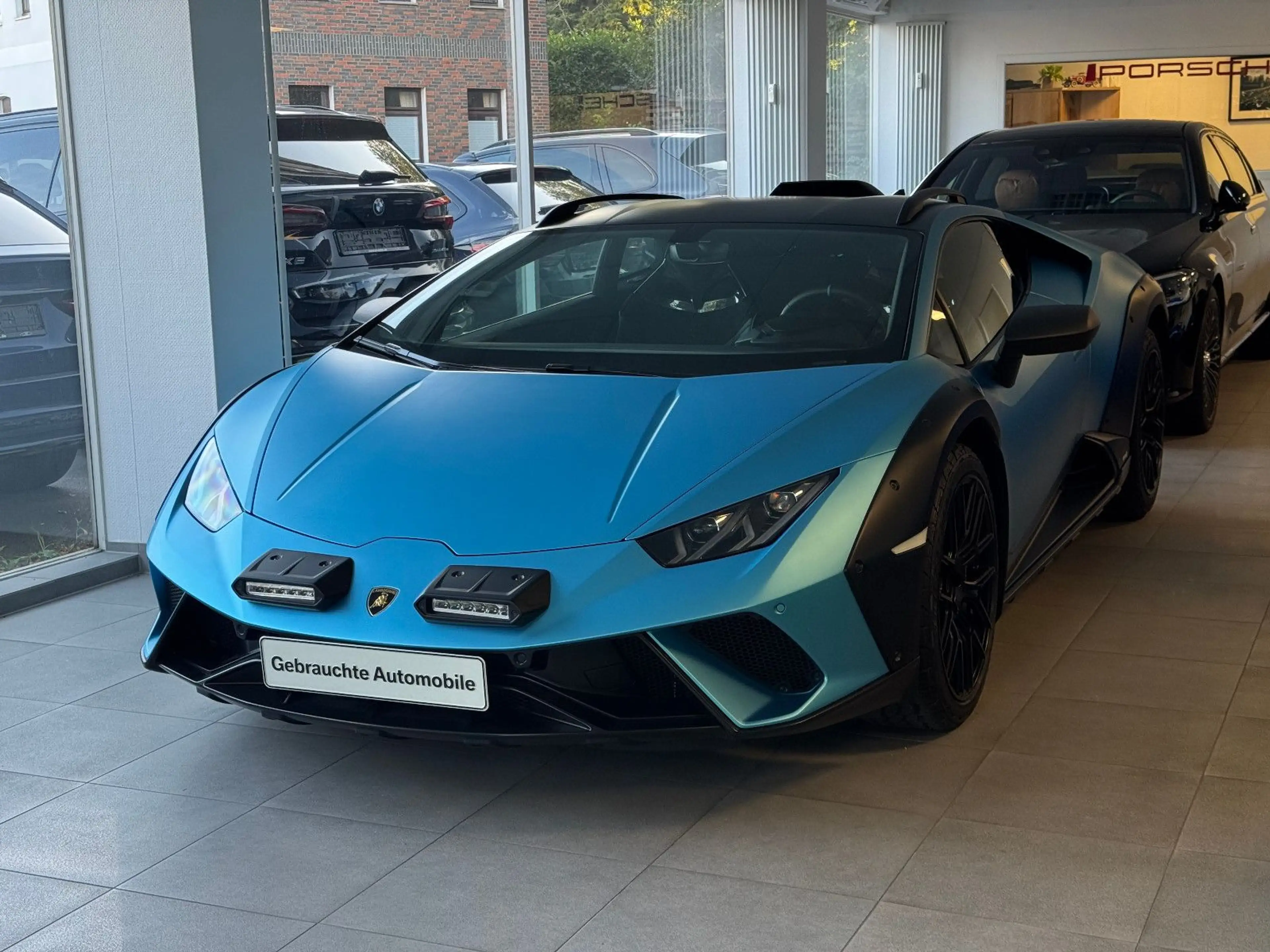 Lamborghini Huracán Sterrato Blu-Arione-Matt Sensonum