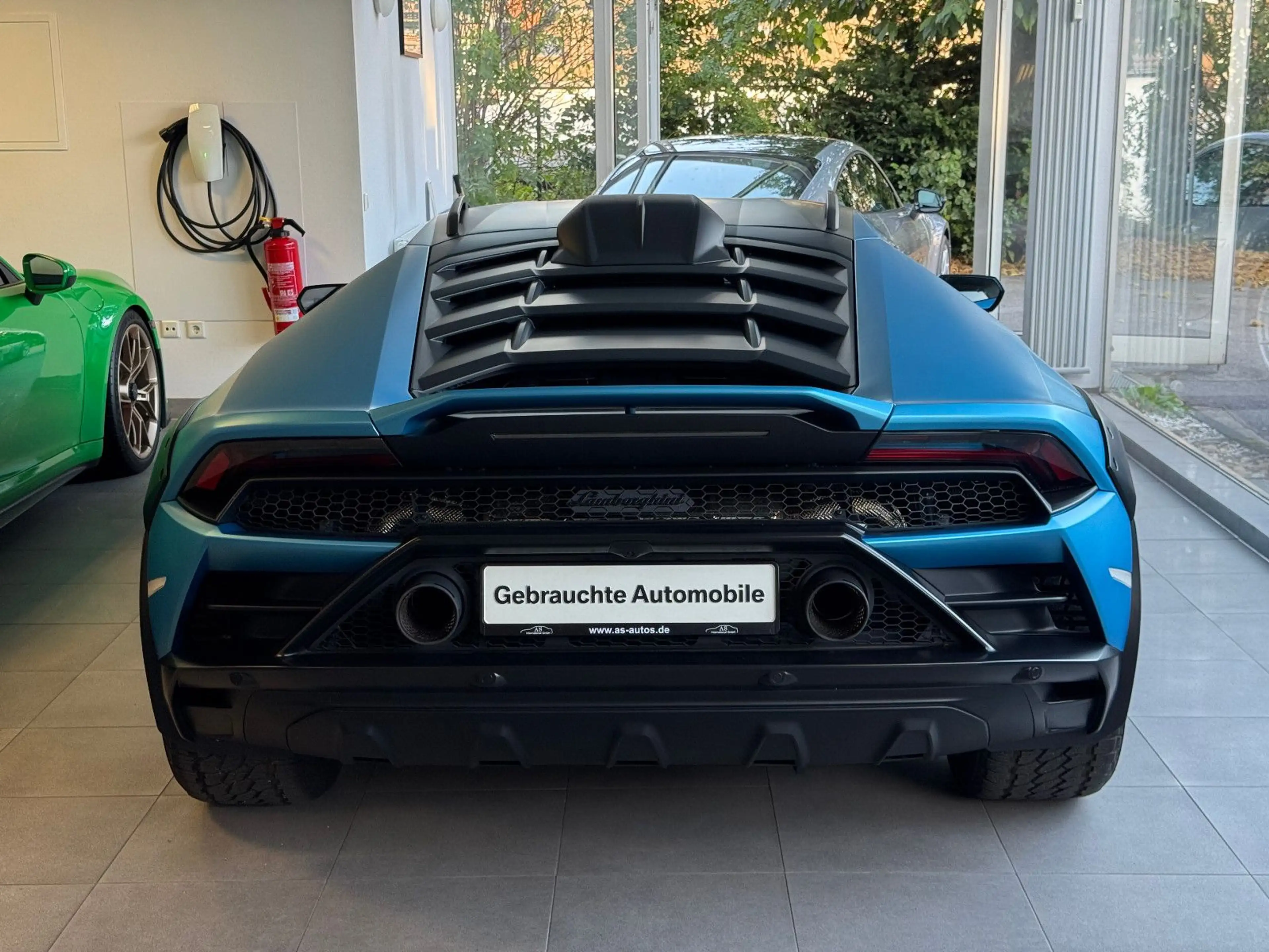 Lamborghini Huracán Sterrato Blu-Arione-Matt Sensonum — photo 6