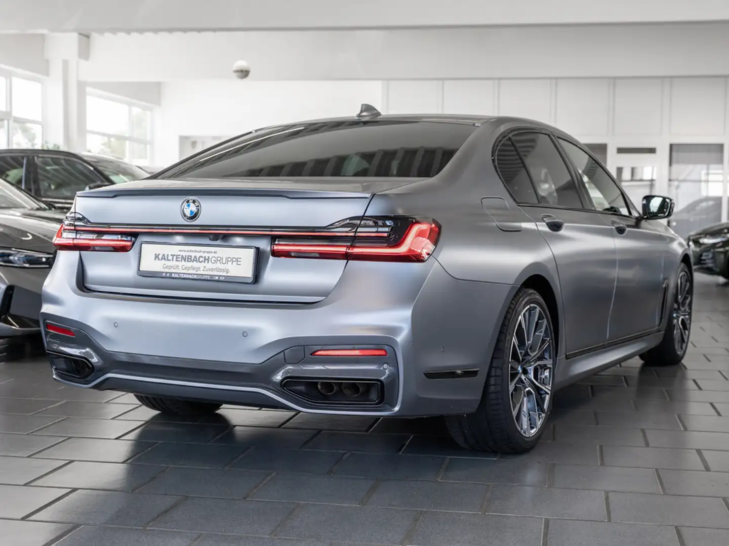 BMW 750 i xDrive M-Sport FACEL. HUD 360° LASER LED Bleu - 2