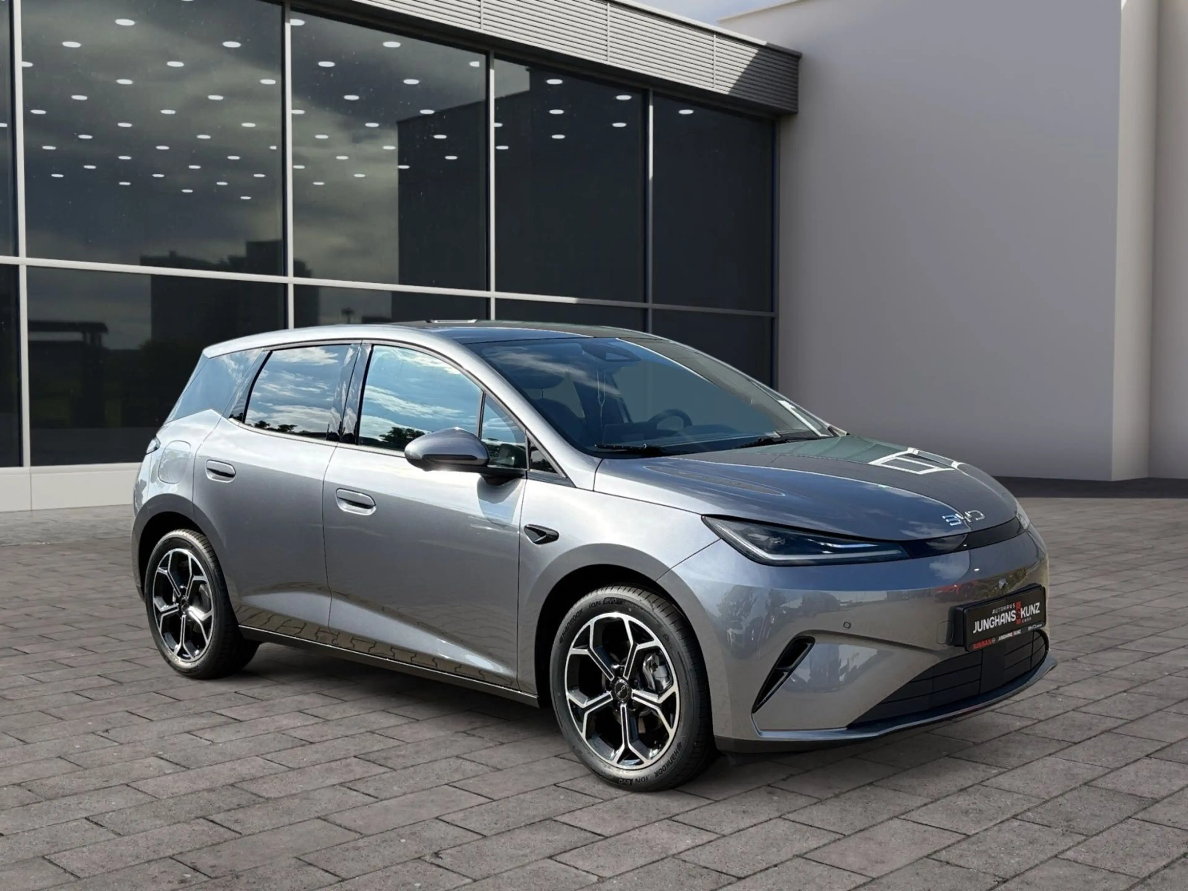 BYD Dolphin G DM-i Comfort — photo 9