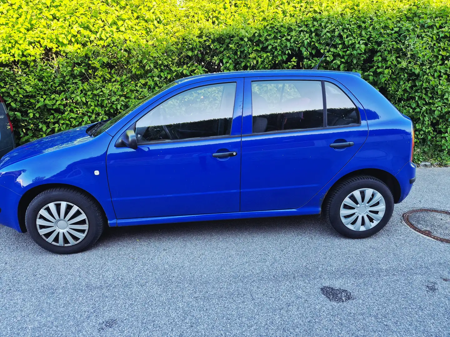 Skoda Fabia Schröghecklimousine als 5 Türer in Blau, Innenausstattung klassisch in grau schwarz und gepflegt Blau - 2