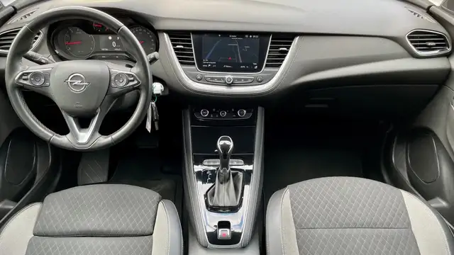 Opel Grandland view 9