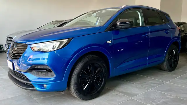 Opel Grandland view 3