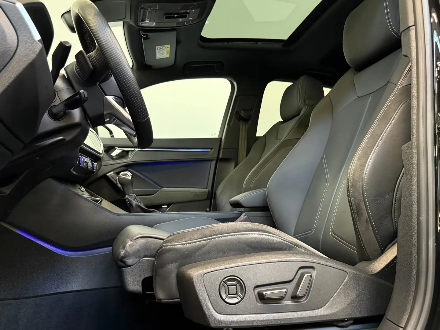 Audi Q3 45 TFSI e 3 x S-line Pano Sfeer Keyless Leder Came Schwarz - 2