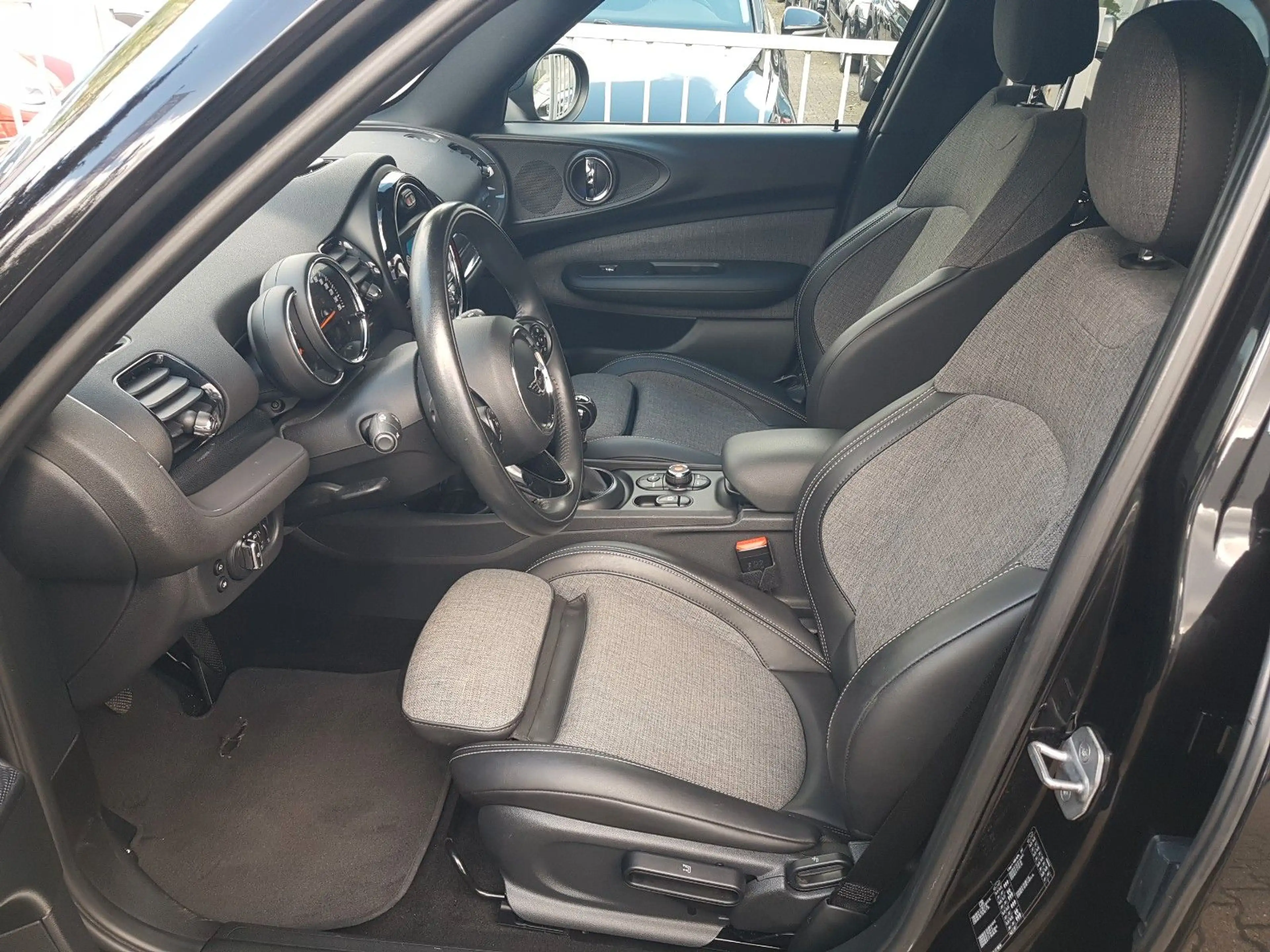 MINI One Clubman Pepper T-Leder Panorama LED Sitzhzg. — photo 10