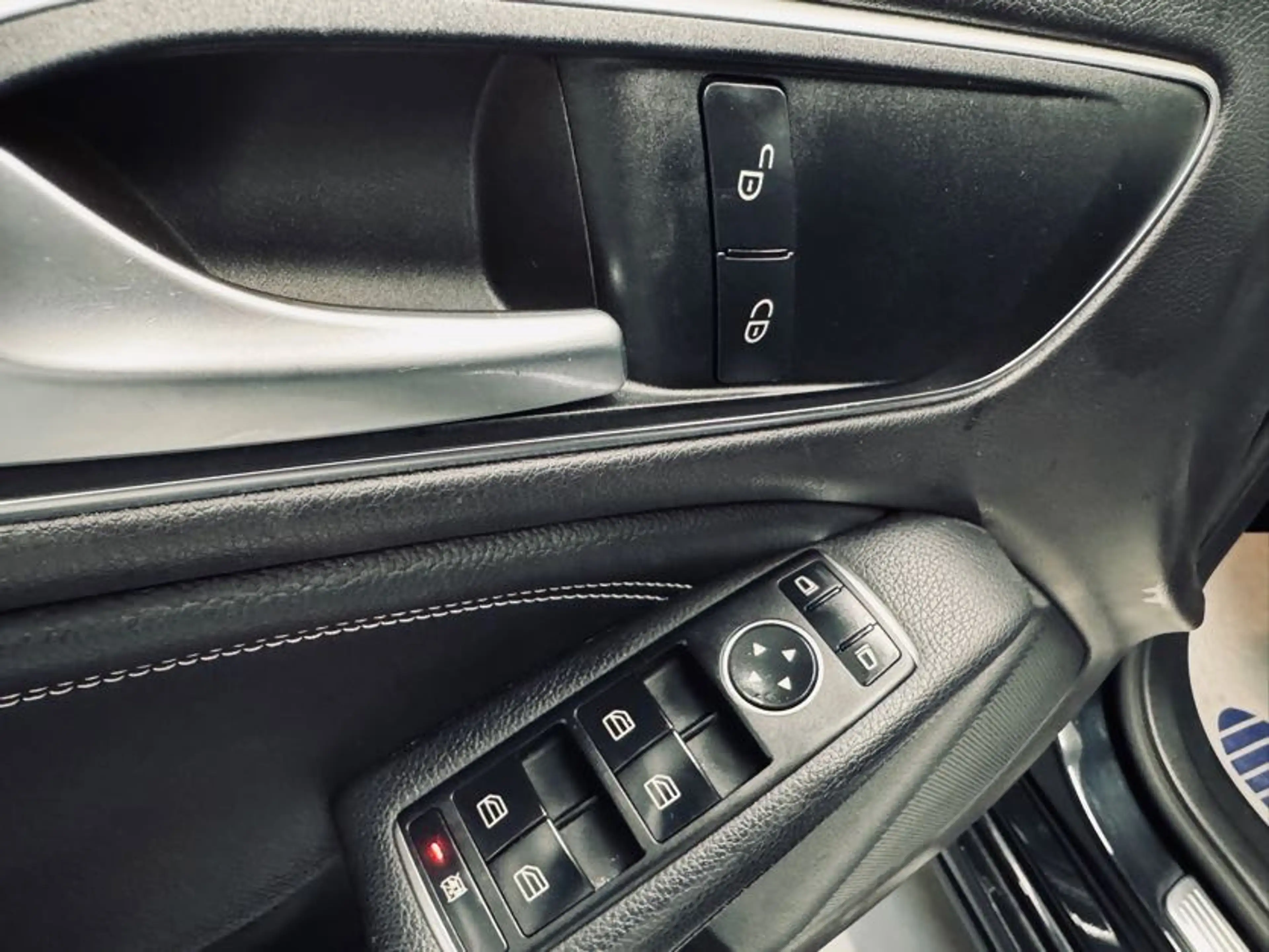 Mercedes-Benz CLA 180 CLA 180 d — photo 13