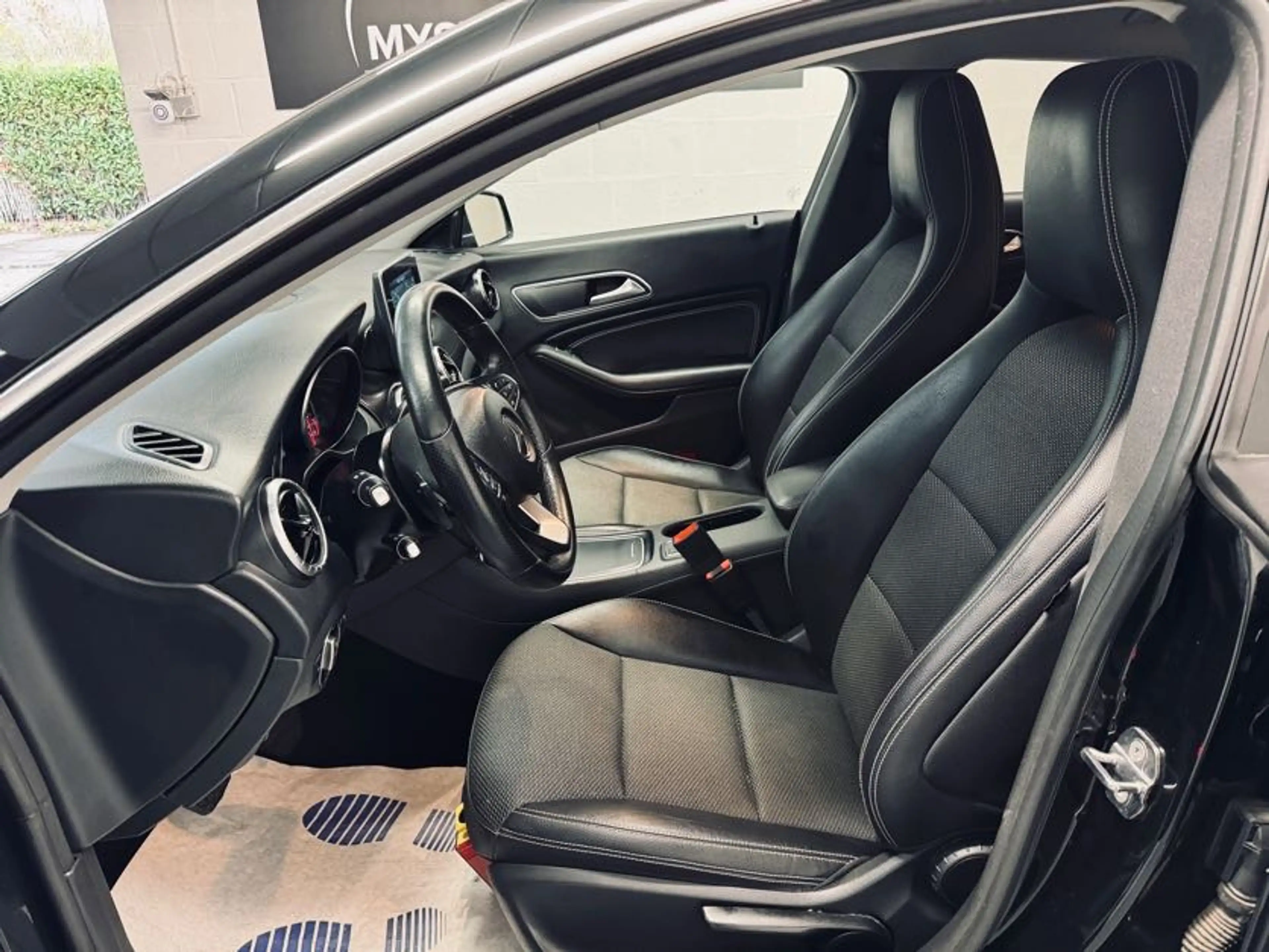 Mercedes-Benz CLA 180 CLA 180 d — photo 12