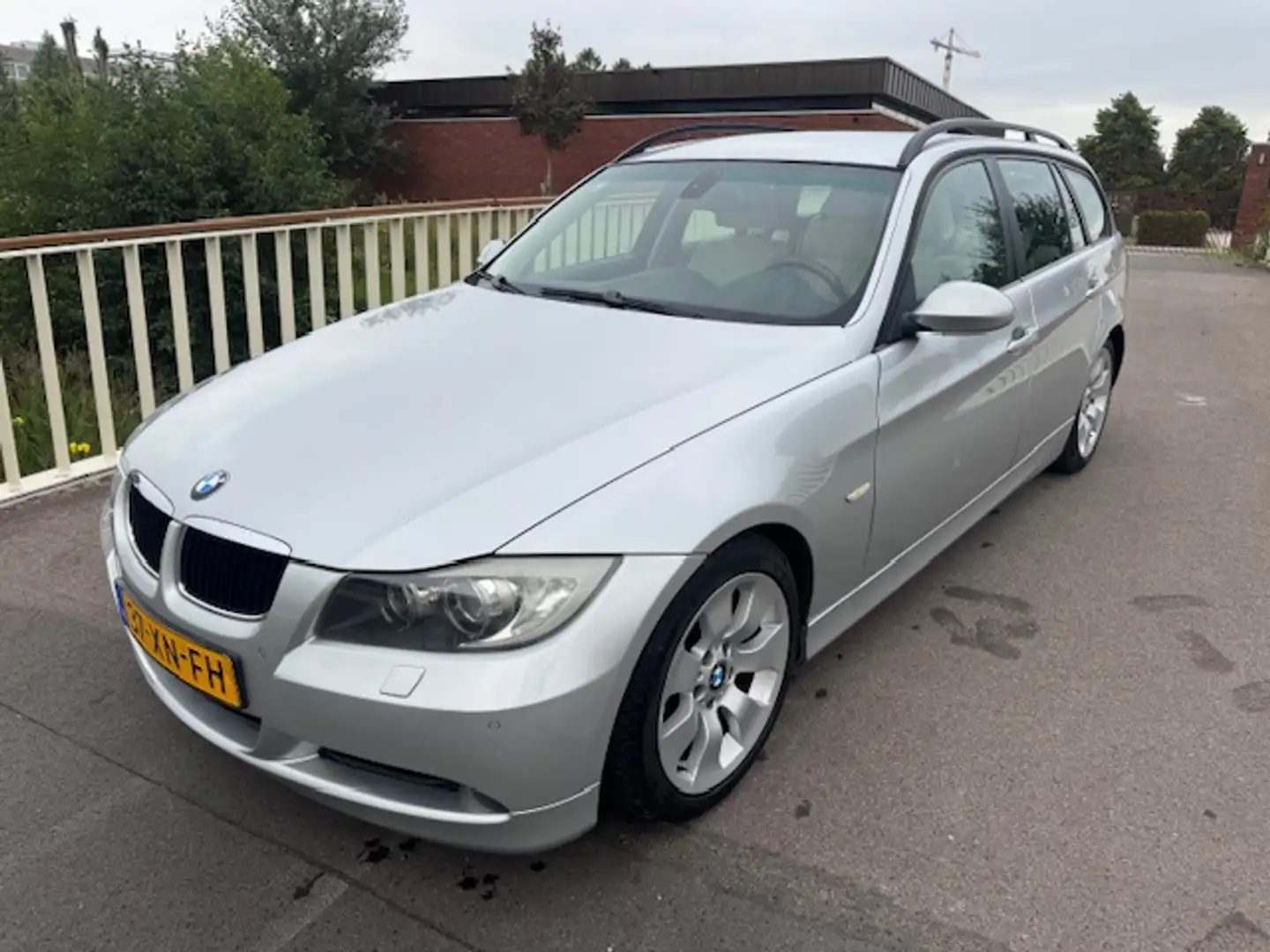 BMW 318 3-serie Touring 318i High Executive Auto verkeert Grijs - 1