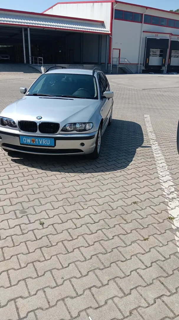 BMW 318 318d touring - 1