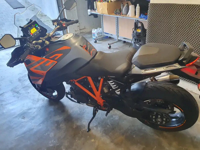 KTM 1290 Super Duke GT - foto 2