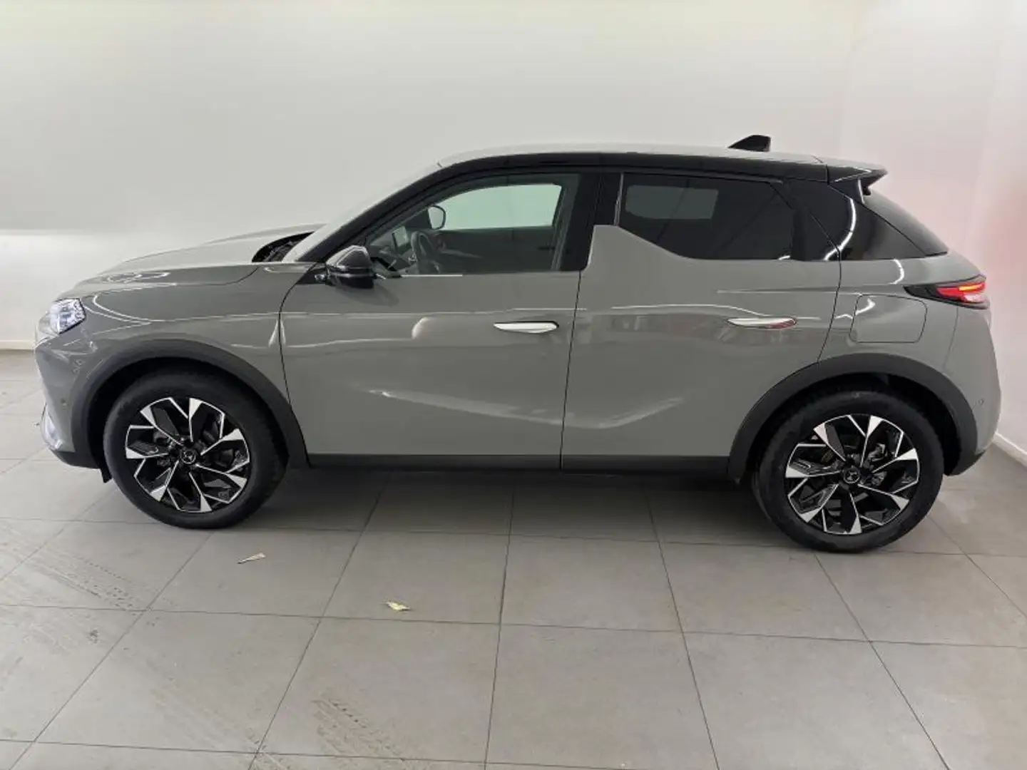 DS Automobiles DS 3 OPERA E-TENSE Сірий - 2