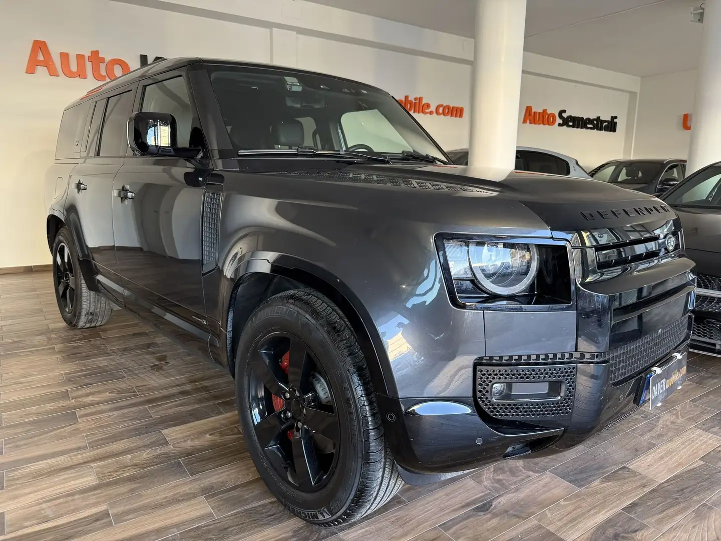 Land Rover Defender 130 3.0D I6 300 CV AWD Auto X - 8 posti lis. 136k Grigio - 1