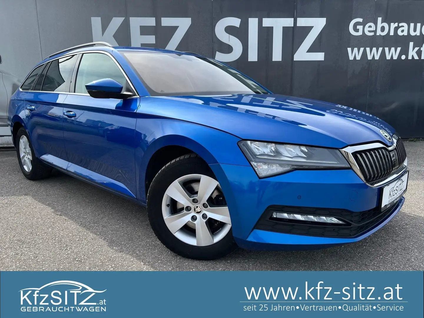 Skoda Superb Kombi 1,6 TDI Ambition DSG Blau - 1