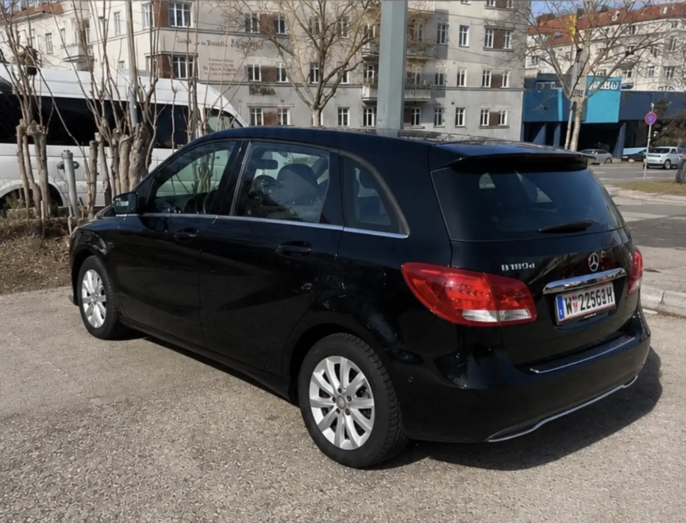 Mercedes-Benz B 180 d Aut. - 2