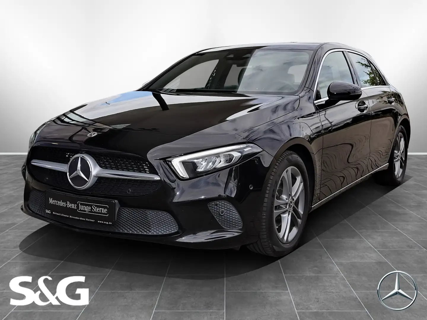 Mercedes-Benz A 180 d DISTRONIC+360°+LED+MBUX+CARPLAY+17 ZOLL Zwart - 1
