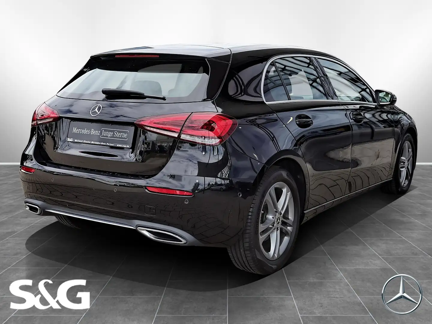 Mercedes-Benz A 180 d DISTRONIC+360°+LED+MBUX+CARPLAY+17 ZOLL Zwart - 2