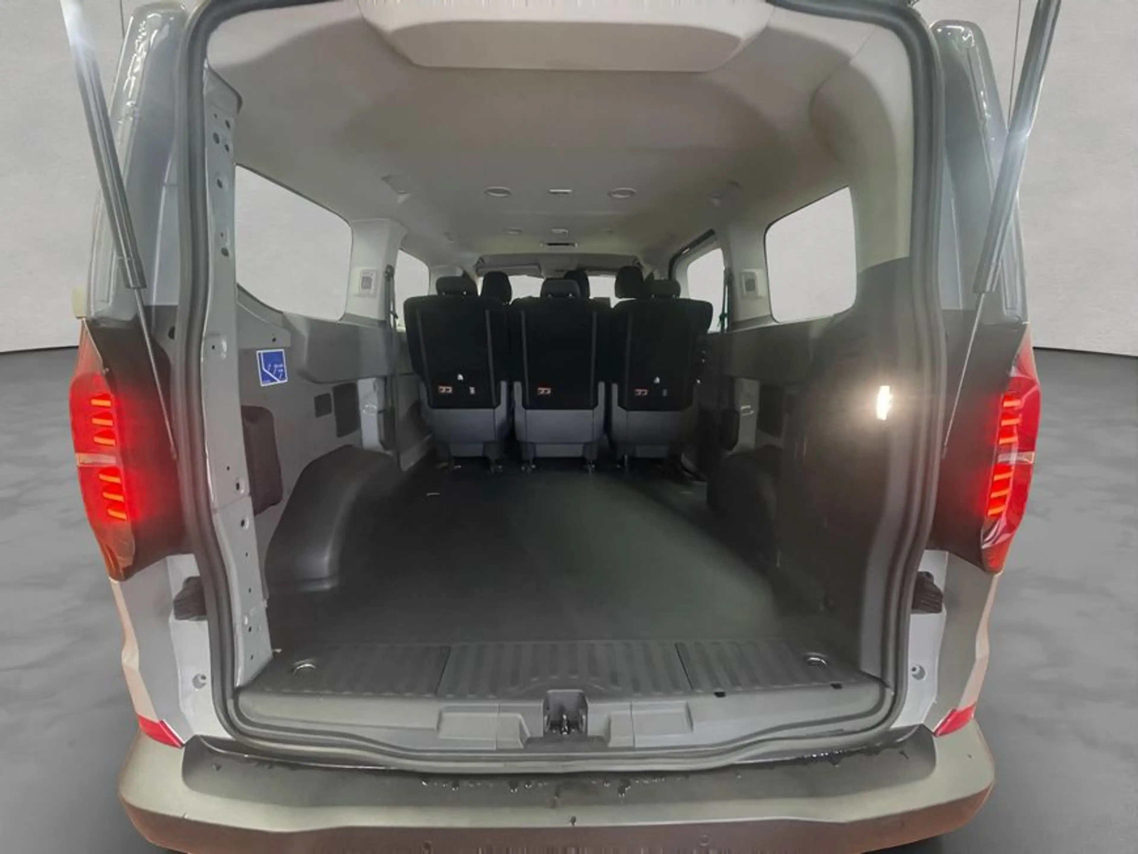 Volkswagen Transporter Transporter Kombi 2,0 TDI, Sitzpaket, ACC, RFK — photo 5