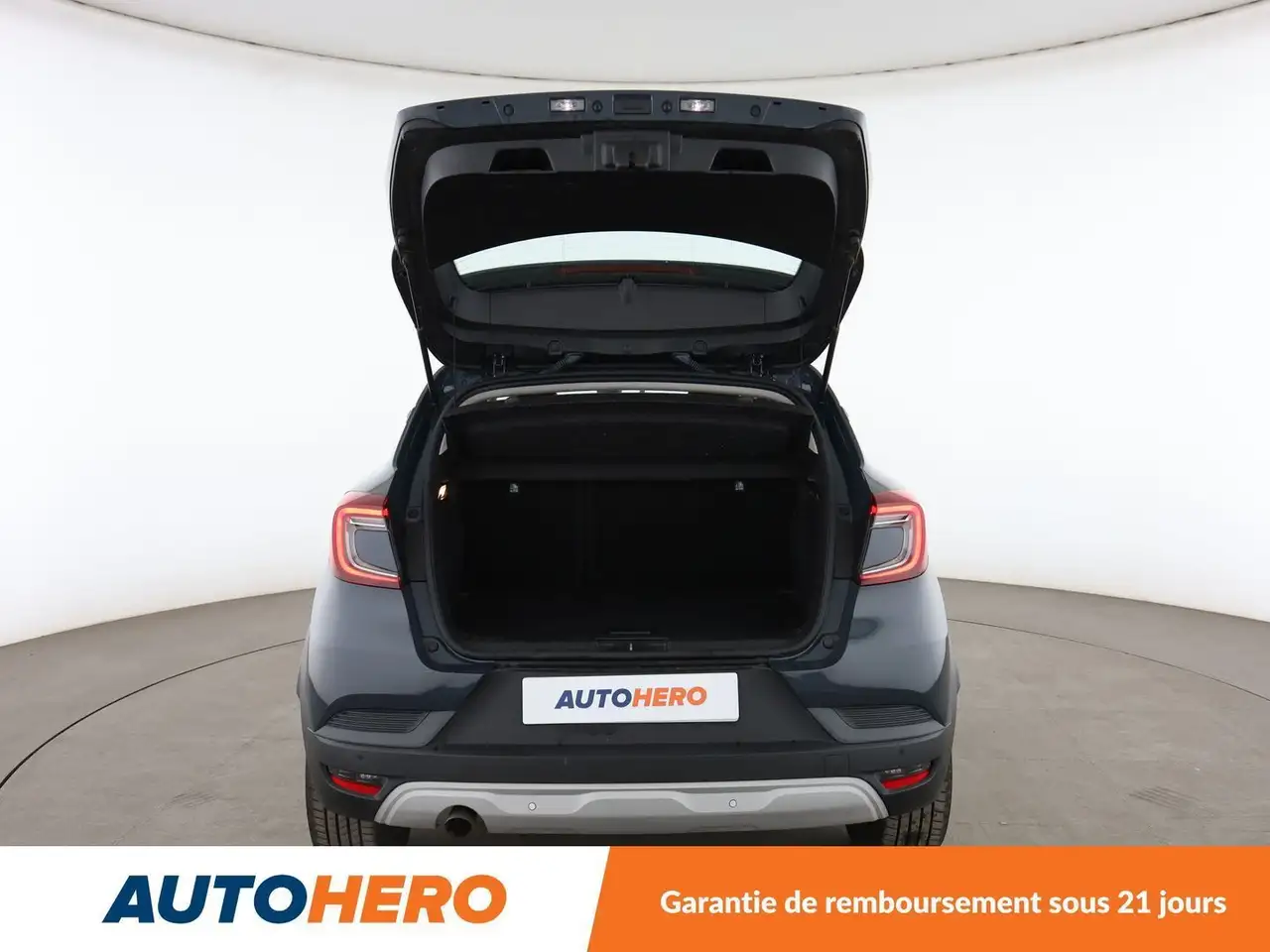 Renault Captur — photo 16