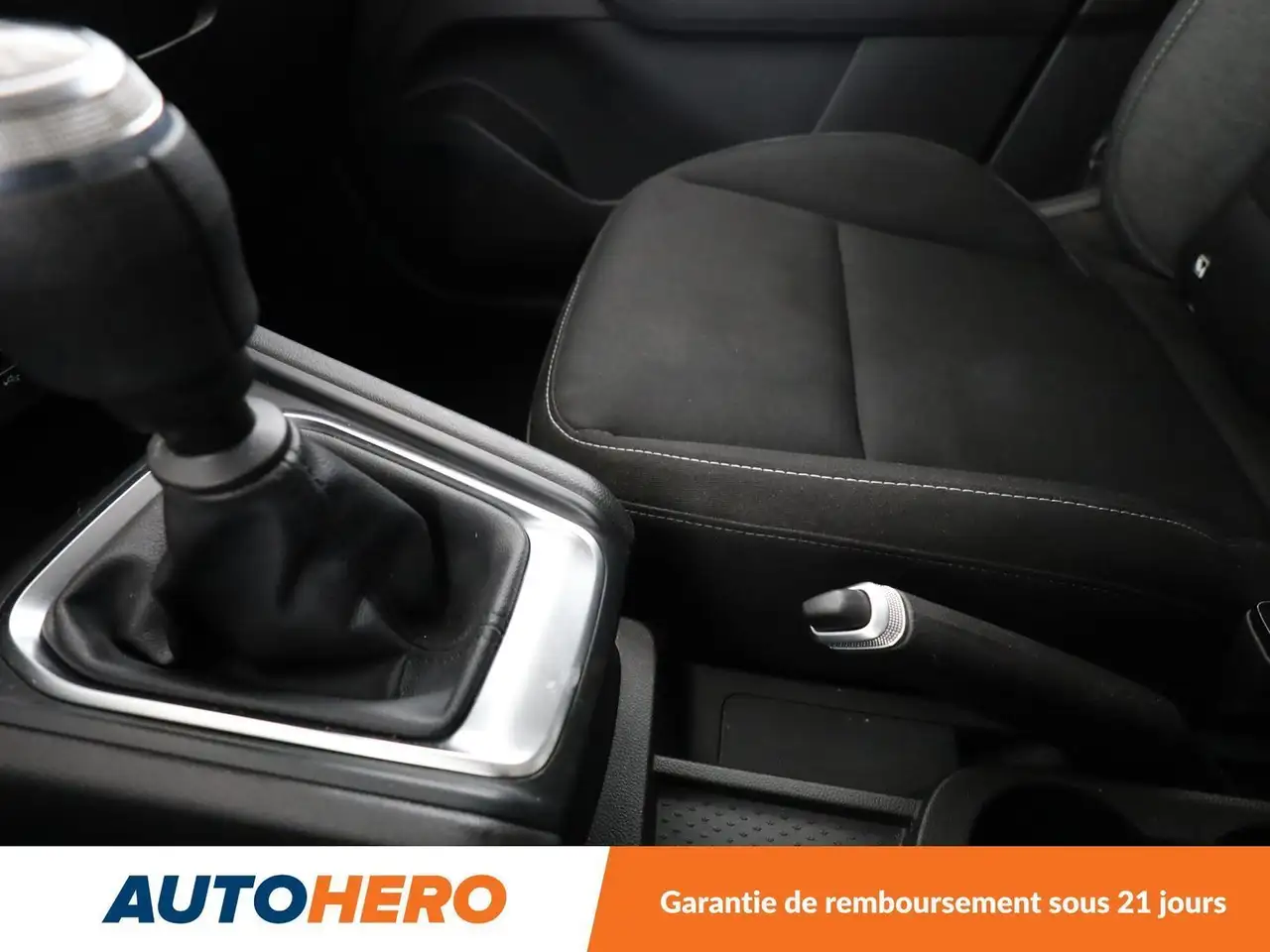 Renault Captur — photo 25