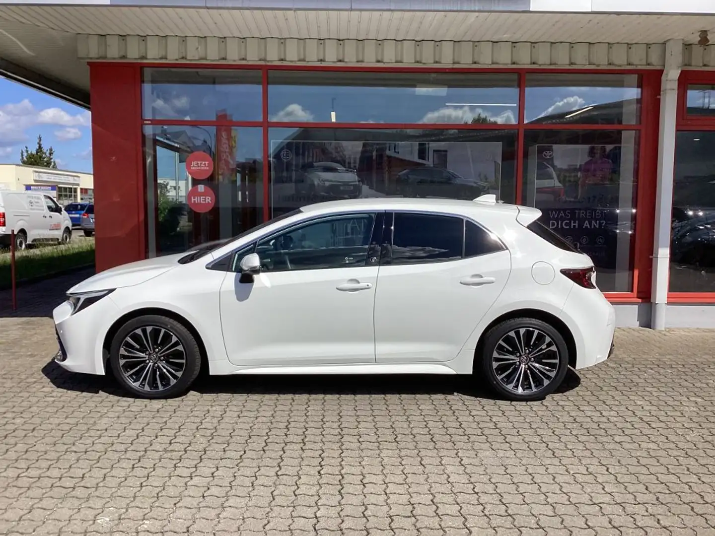 Toyota Corolla 1.8 Hybrid Team Deutschland - 2