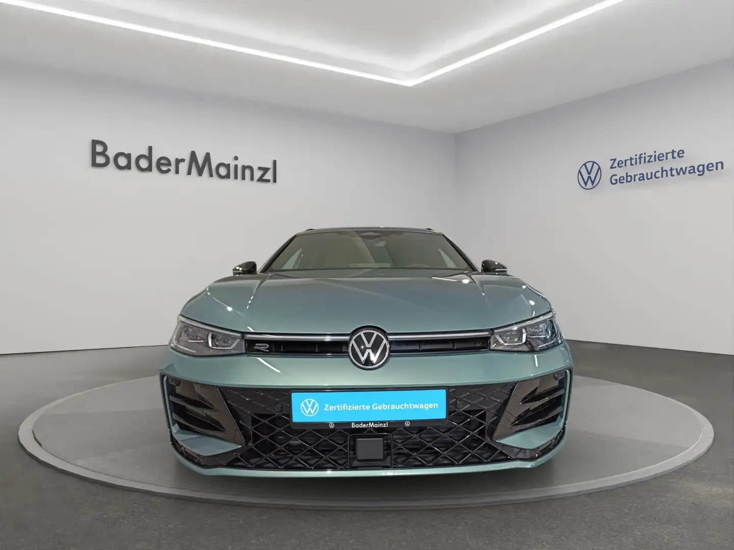 Volkswagen Passat Variant R-Line Grün - 2