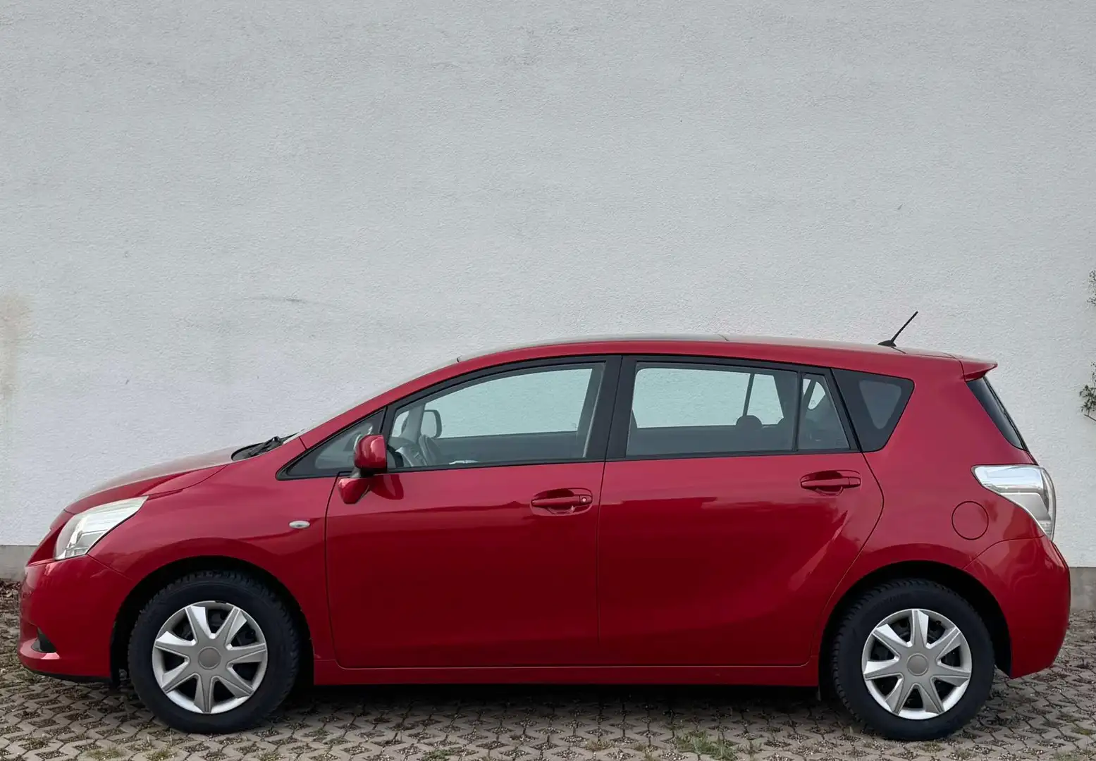 Toyota Verso Edition 1.8 Navi Kamera AHK 7 Sitze Pano Rot - 2