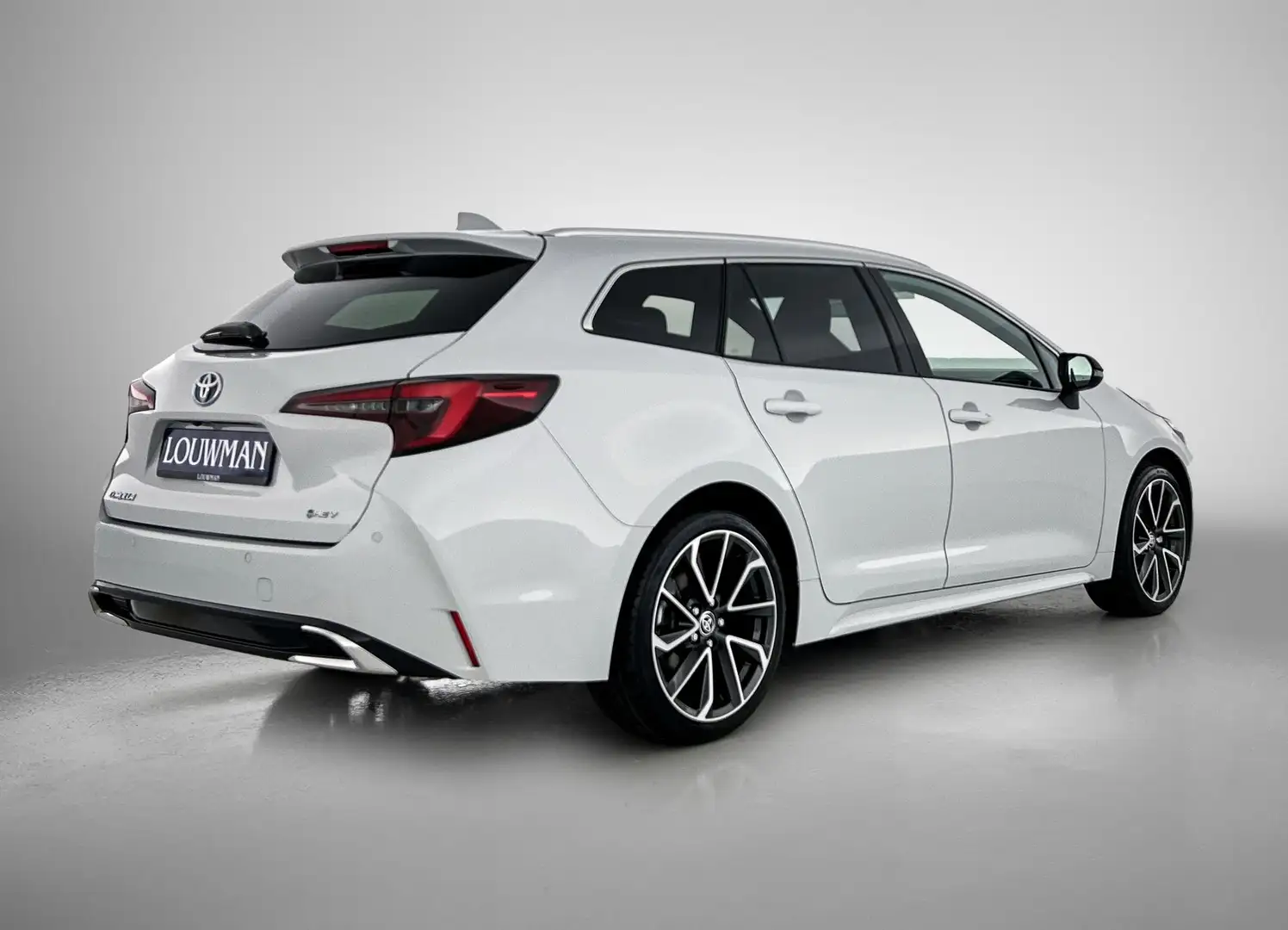 Toyota Corolla Touring Sports Hybrid 180 Executive - Louwman Zin Grijs - 2