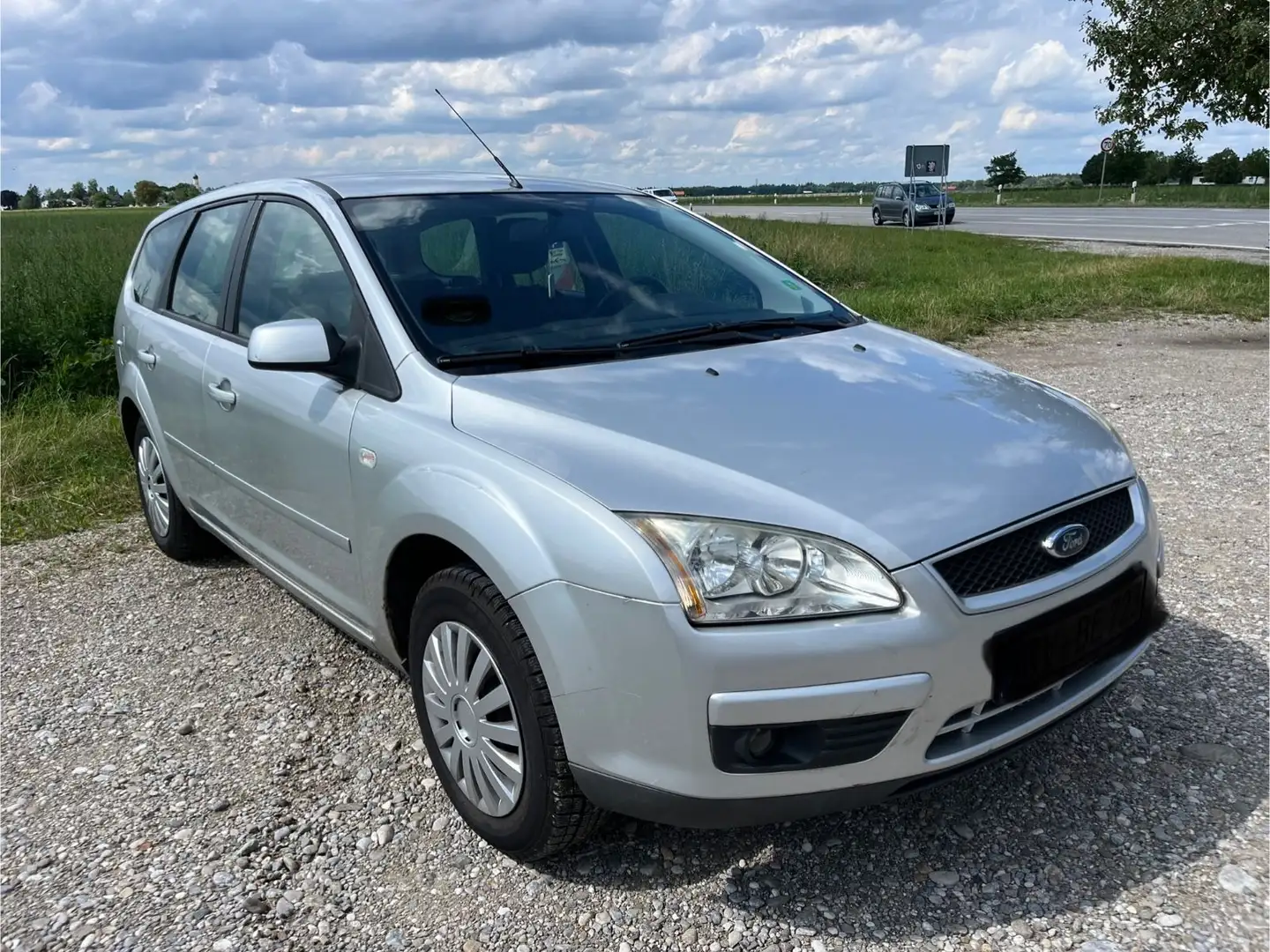 Ford Focus 1,6 Ambiente Turnier  TÜV 12-2025 Silber - 2