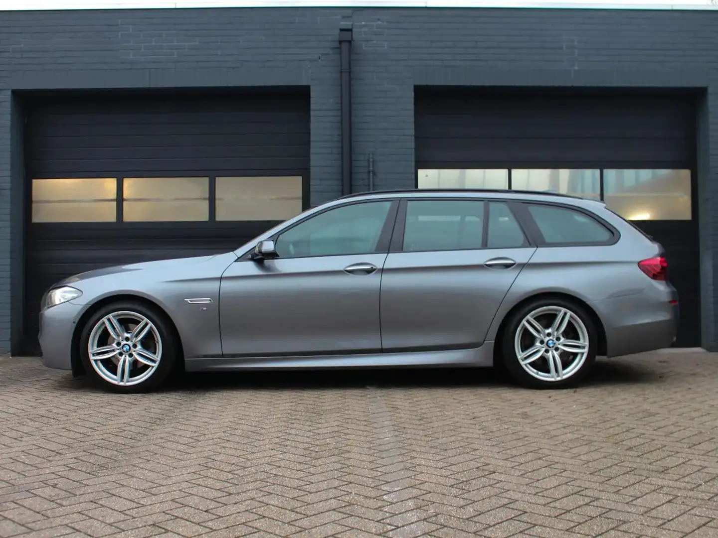 BMW 520 5-serie Touring 520d M Sport High Executive Gris - 2
