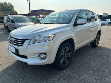 Crossover 2.2 d-4d 4WD Executive 150cv auto