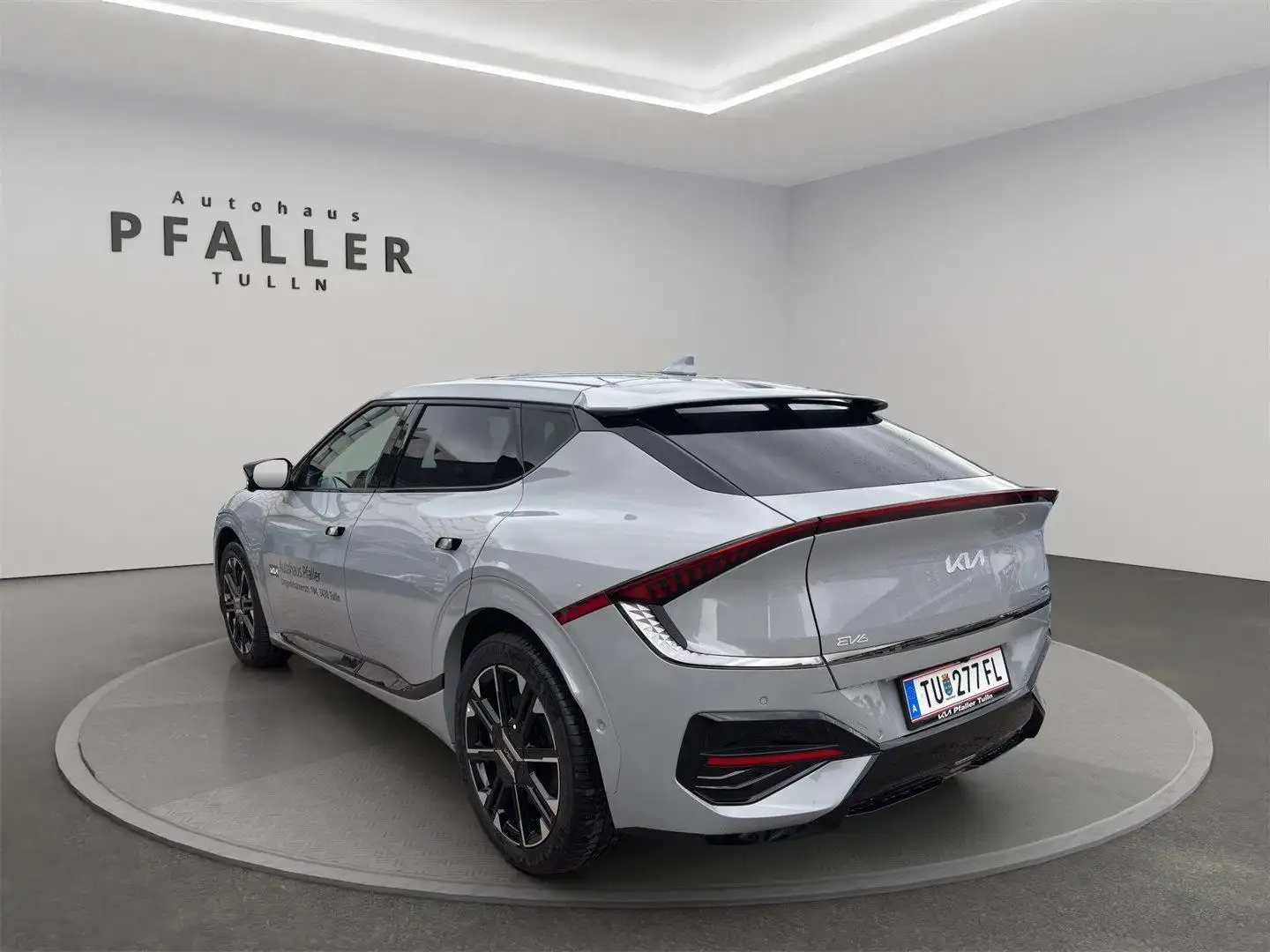 Kia EV6 /GT-Line/PREMIUM/84,0KWH/AT/RWD/229/SD Šedá - 2